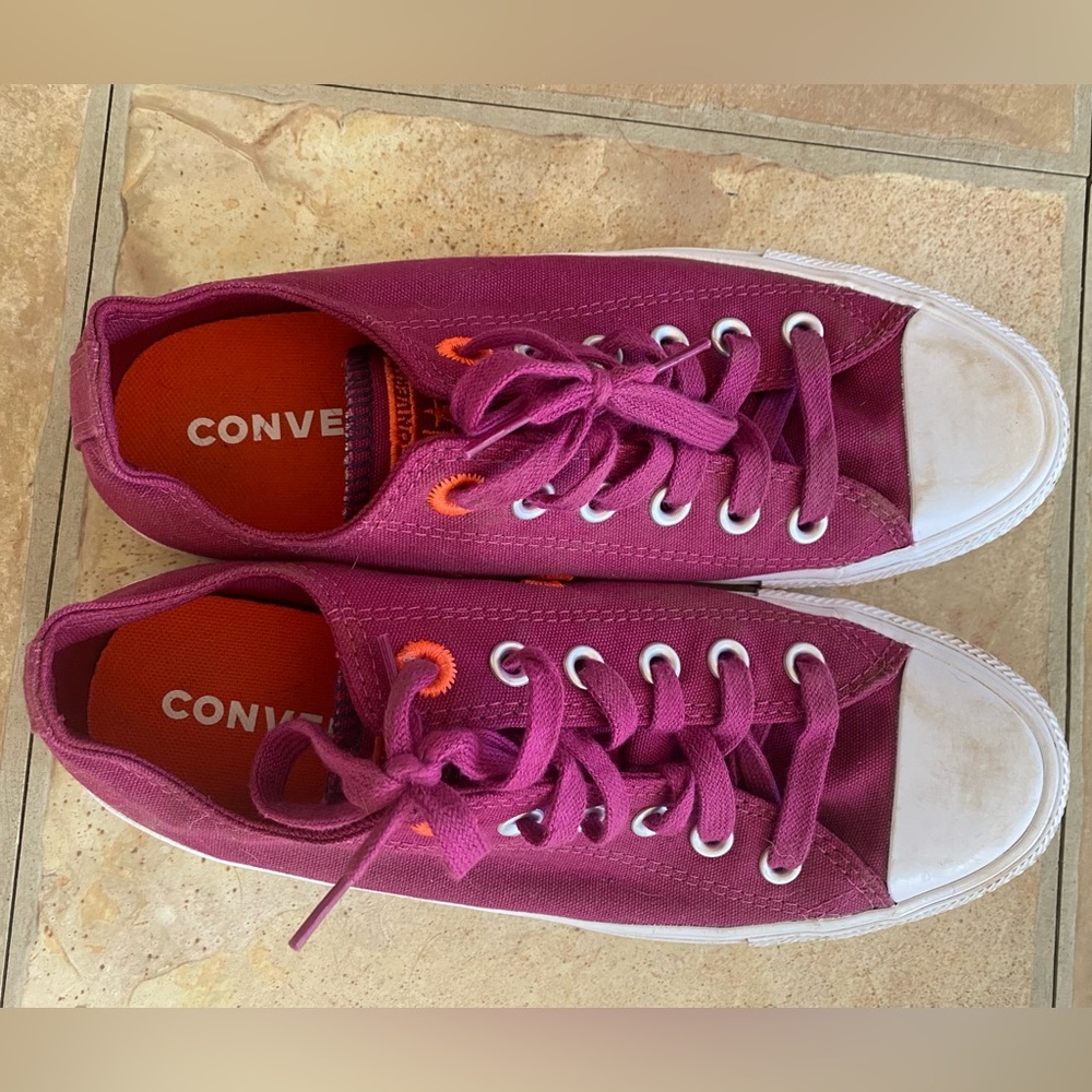 Chuck Taylor Magenta Converse All Stars Women’s Size 8